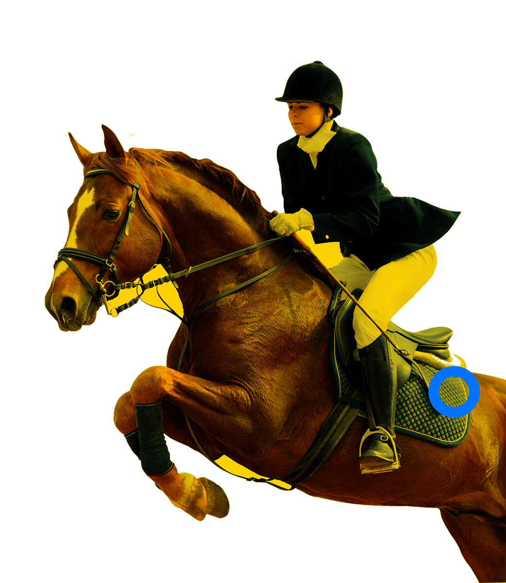 En la foto, una jienete saltando junto a su caballo.